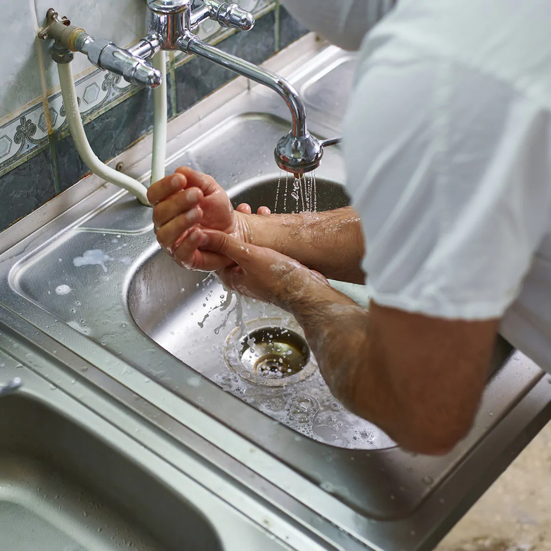 Pourquoi se laver les mains en cuisine ?